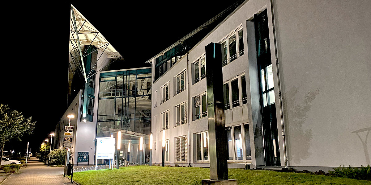 Wie schnelles Internet in den Wullener Feld kommt, erfuhren Vertreter dort ansässiger Unternehmen im Forschungs-, und Entwicklungszentrum (FEZ). (Foto: Marek Schirmer)