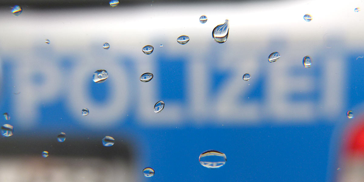 Polizei Schriftzug (Foto: Marek Schirmer)