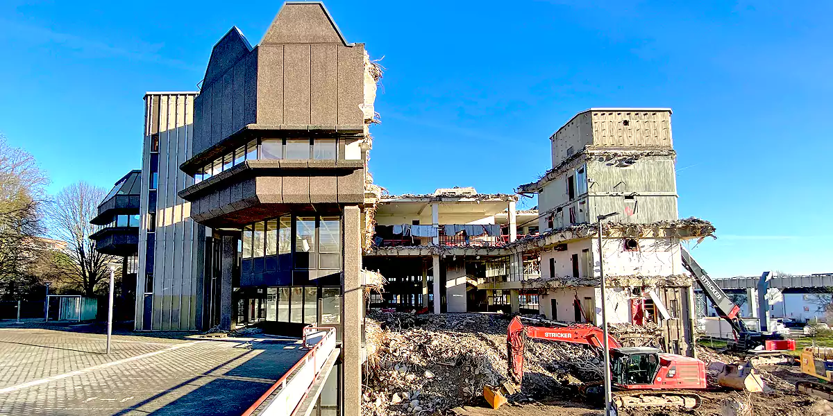 Abriss der Zentralbibliothek auf dem Campus Nord der TU Dortmund. (Foto: M. Schirmer)