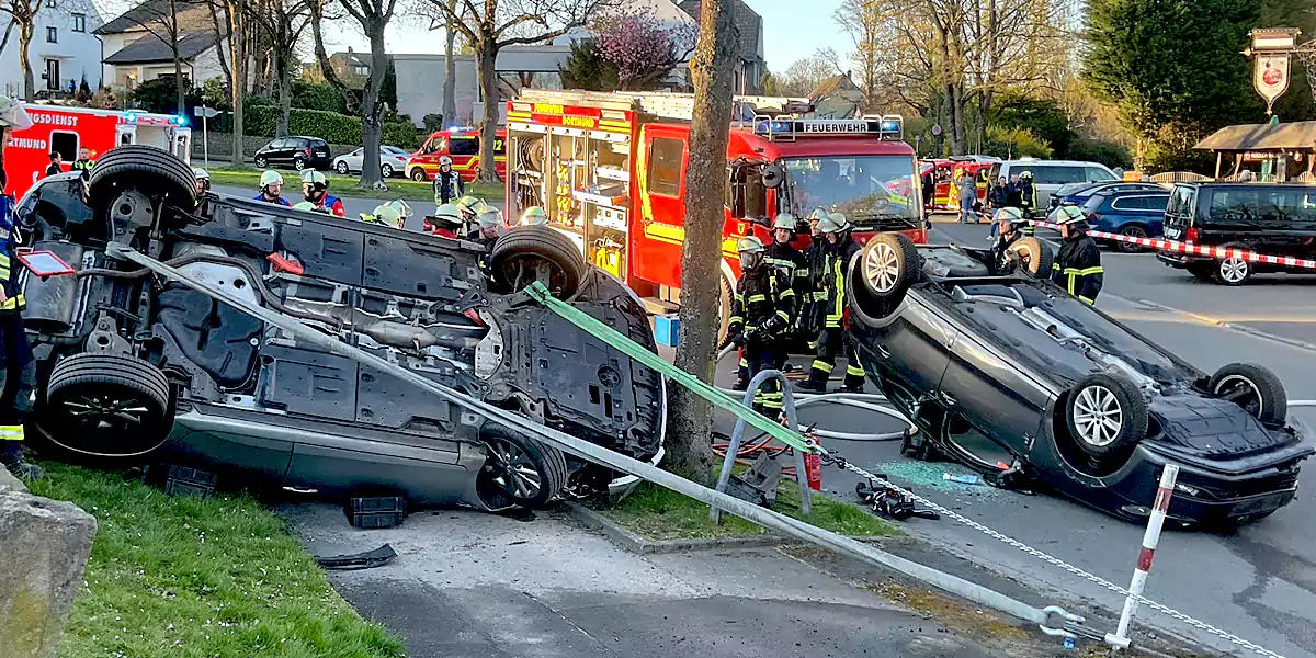 Verkehrsunfall in der Volksgartenstraße in Lütgendortmund (Foto: Feuerwehr Dortmund)