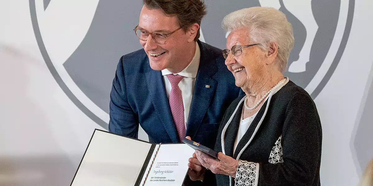 Landesverdienstorden: Ingeborg Schlüter mit 96 Jahren ausgezeichnet