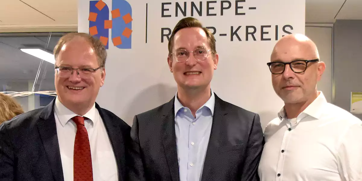 Amtsinhaber und Herausforderer: Jan-Christoph Schaberick mit Olaf Schade (l.) und Sebastian Arlt (r.). (Foto: UvK/Ennepe-Ruhr-Kreis)