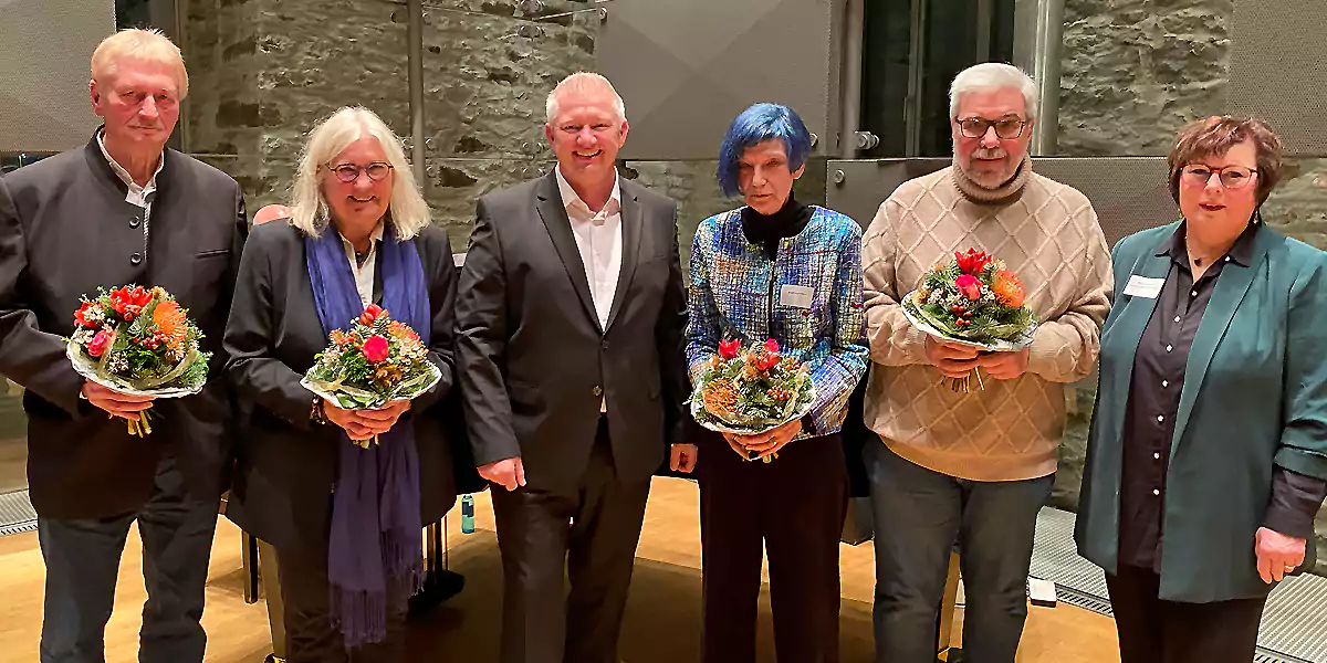 (v.l.n.r.) Martin Kuhn (SPD), Lillo Dannert (Bündnis 90/Die Grünen), Bürgermeister Dirk Leister (SPD), Birgit Legel-Wood (Bündnis 90/Die Grünen), Thomas Richter (bürgerforum+) und stv. Bürgermeisterin Regina Fiedler (CDU).