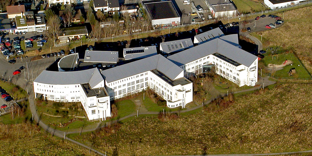Die Stadt Witten hält Flächen für den Ausbau der Universität Witten/Herdecke frei. Die UWH kündigt den Anbau nun an. (Foto: Archiv/Marek Schirmer)