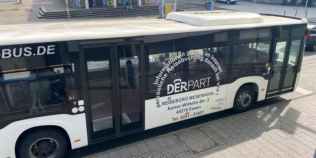 Die Firma Mesenhohl aus Essen bedient einen Teil der Fahrten auf der Linie 371 zwischen Dortmund-Oespel und Witten Hbf. (Foto: Marek Schirmer)