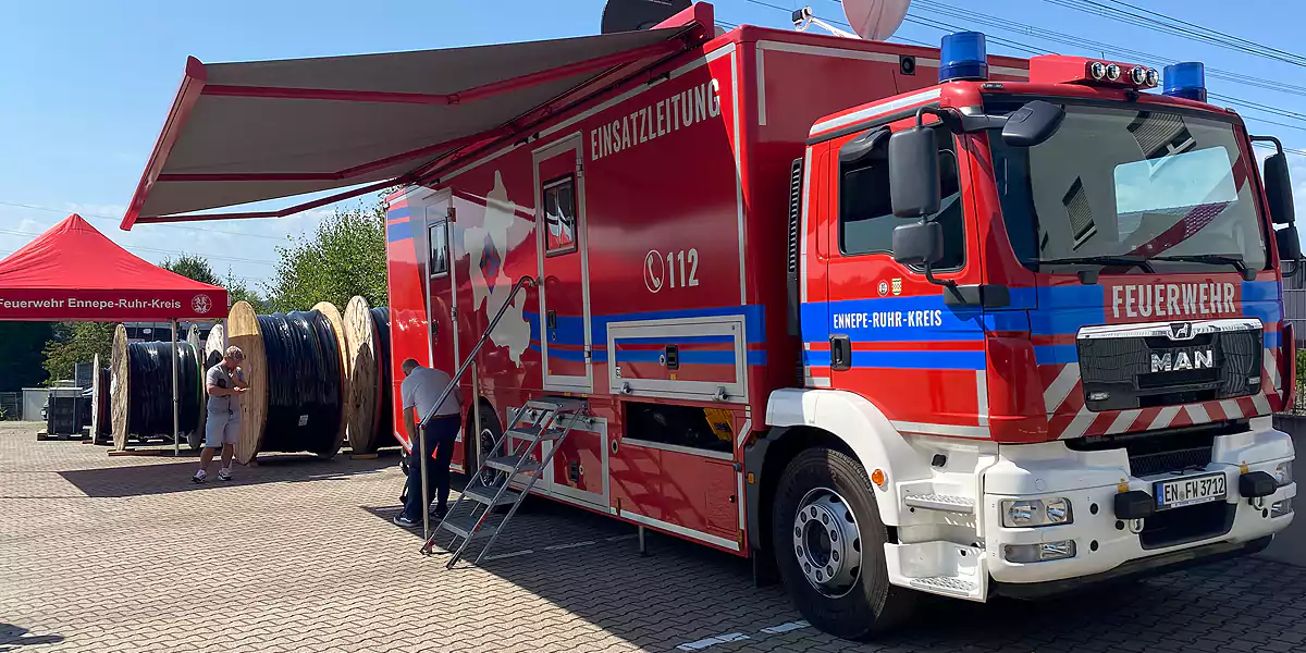 In Witten kommt der Einsatzleitwagen regelmäßig bei Blindgänger-Entschärfung zum Einsatz, zuletzt beim Blindgängerfund auf dem Gelände der Stadtwerke Witten im März. (Archivfoto: Marek Schirmer)