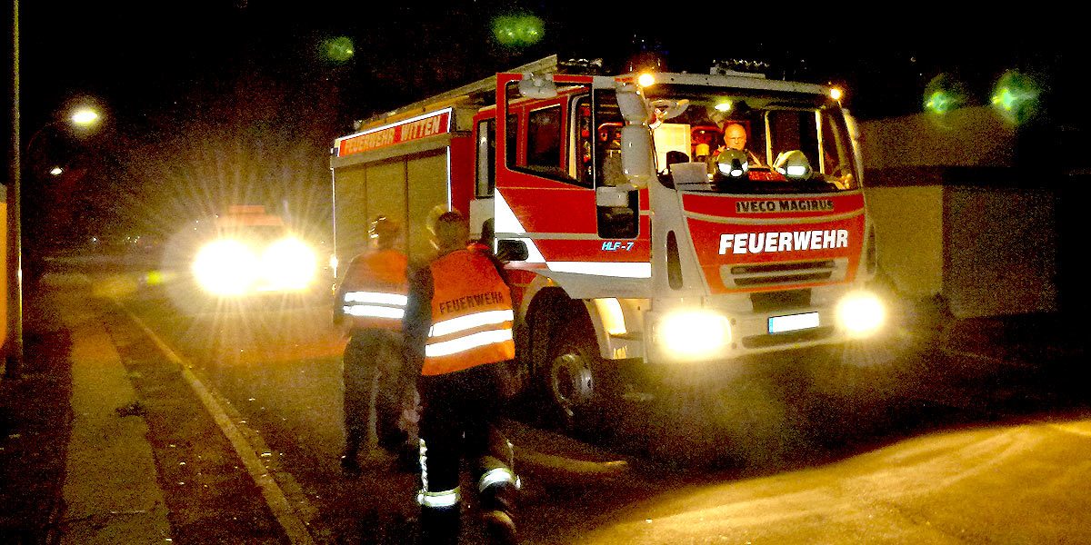 Wittener Feuerwehr beim Einsatz in der Dorneystraße.